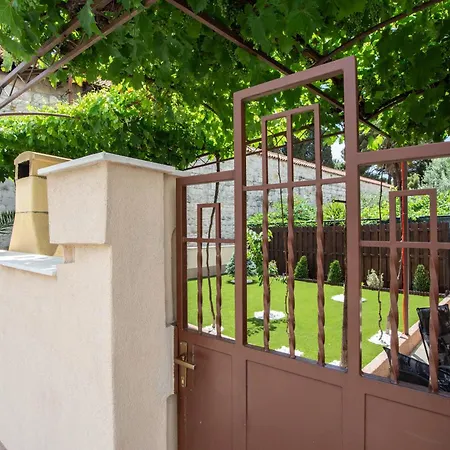 Antique Garden * Split