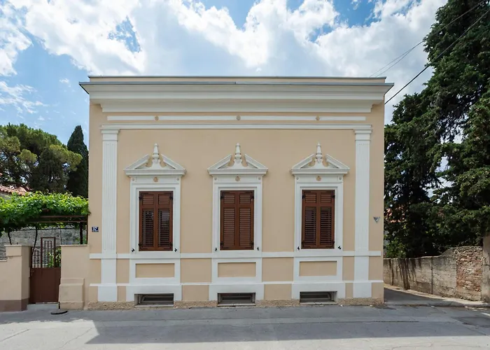 Vila Antique Garden Split